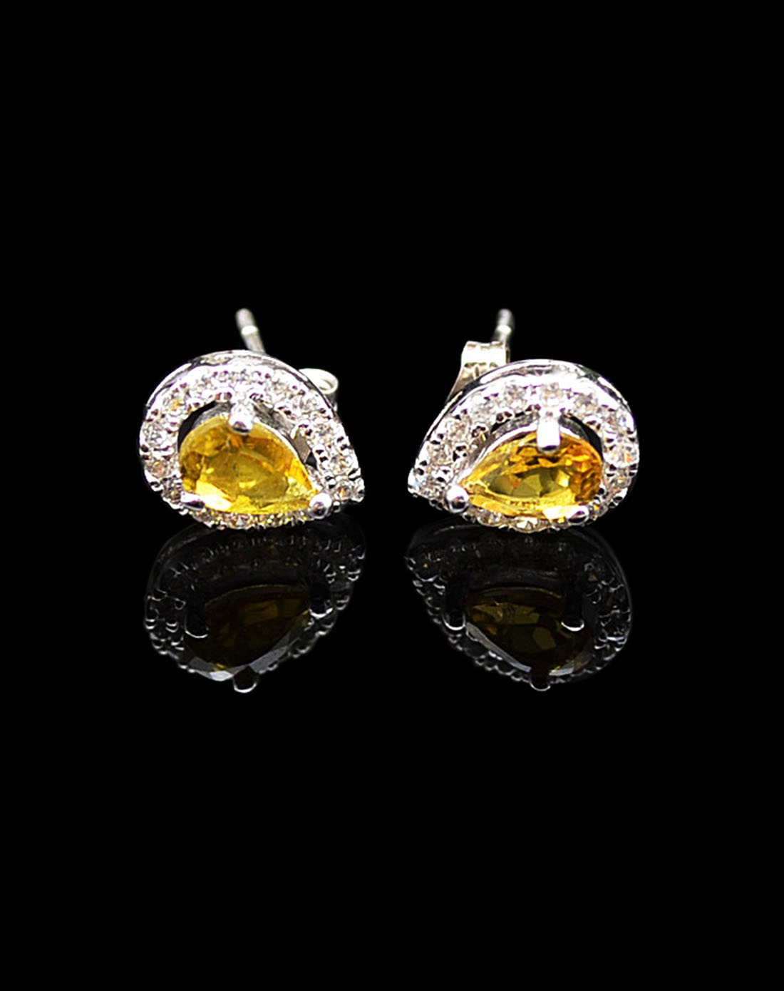 黄碧玺耳钉梨形