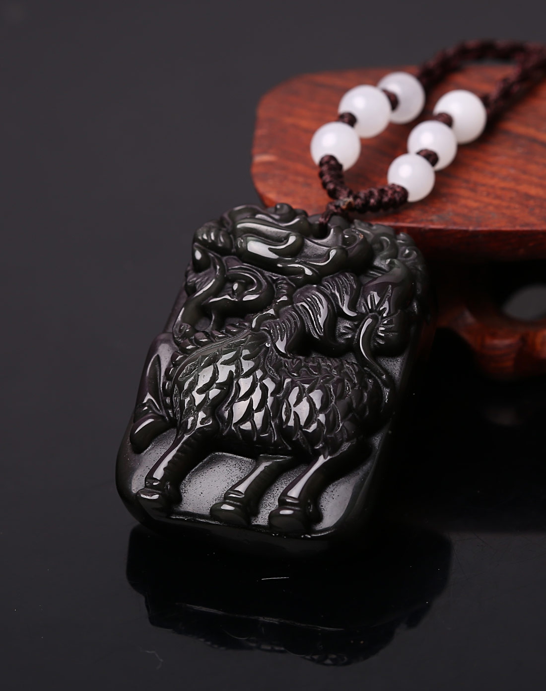 天然黑曜石方形麒麟吊坠