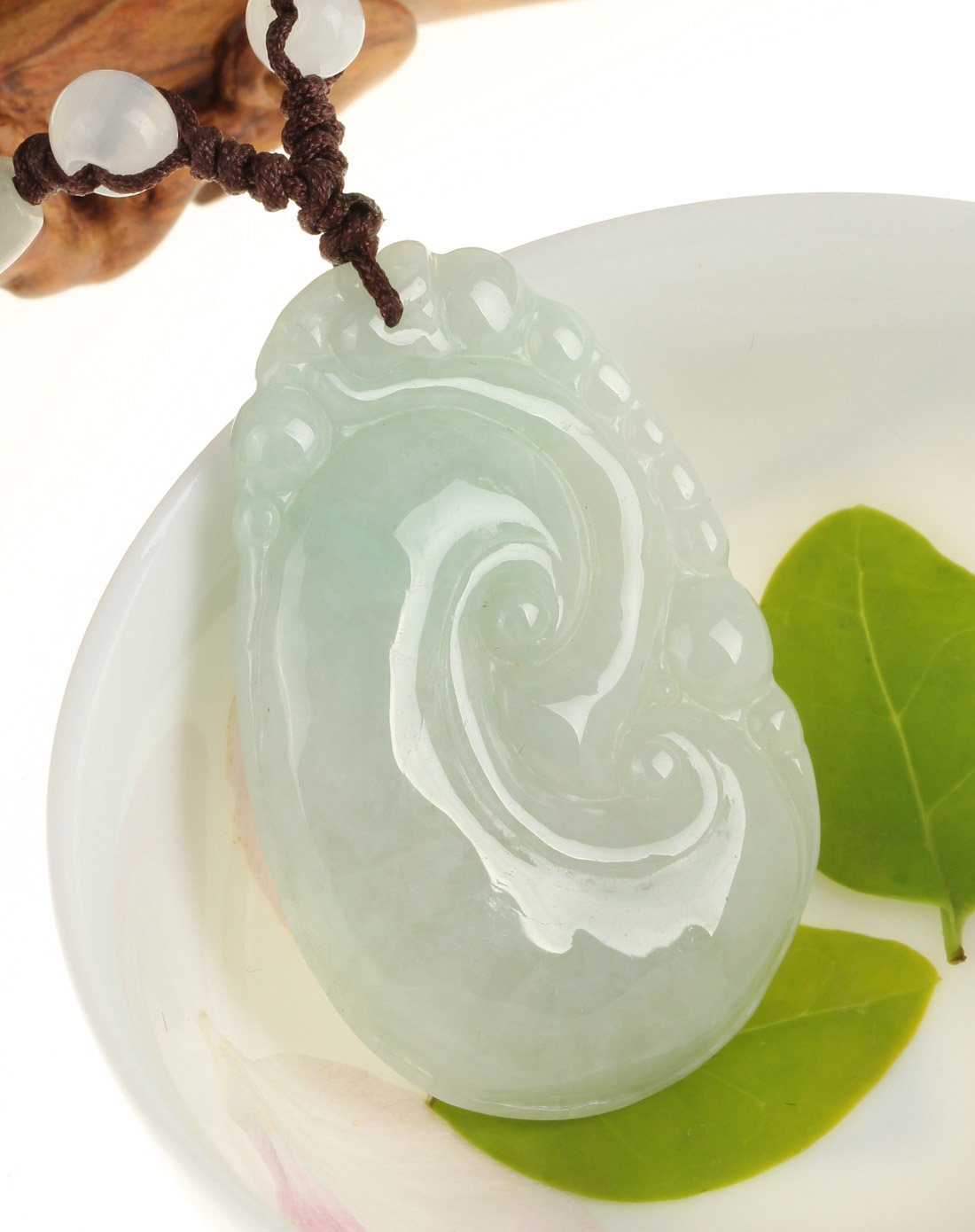 中性a货翡翠豆绿玉如意吊坠 附证书