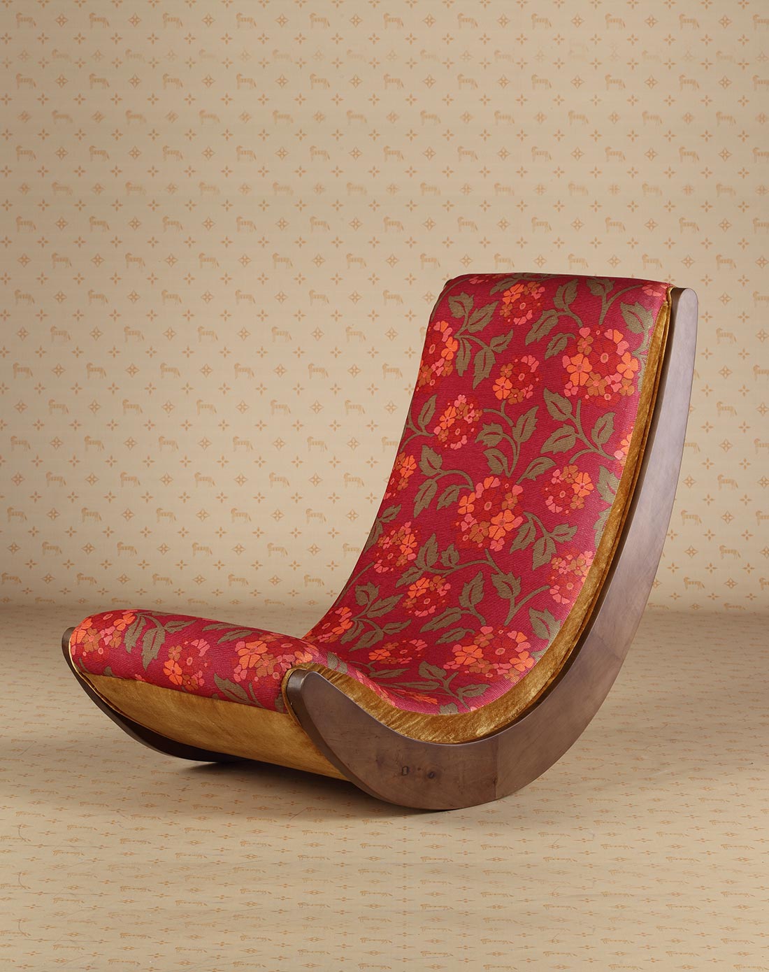 玫瑰印花软包香蕉椅连圆脚凳套装