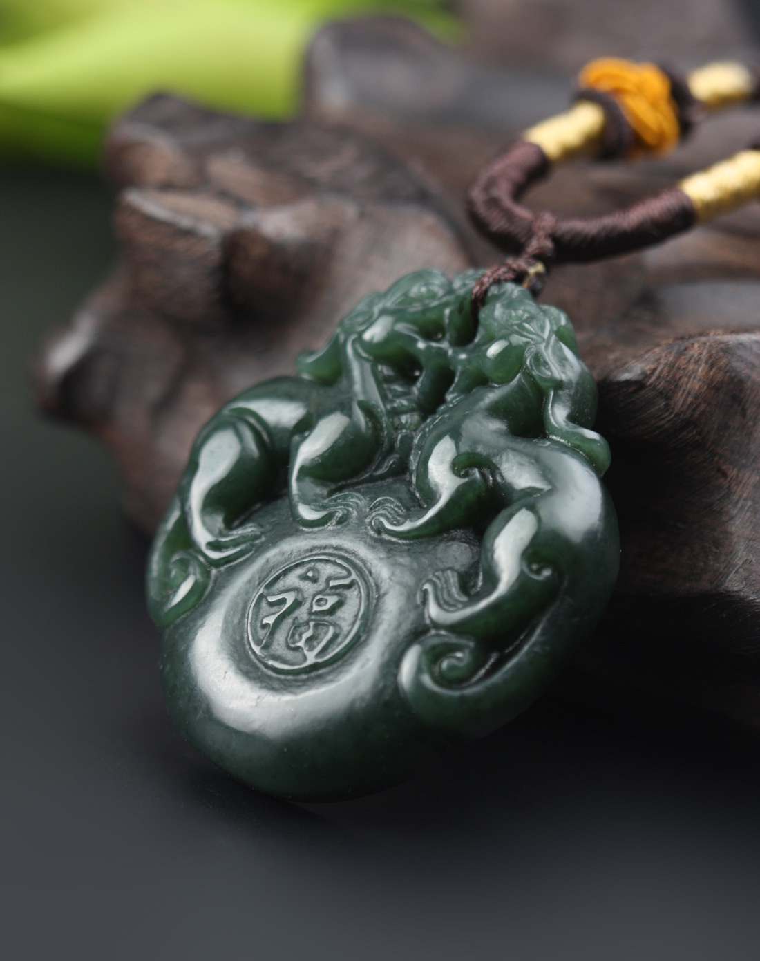 青色和田玉青玉双貔貅吊坠附证书