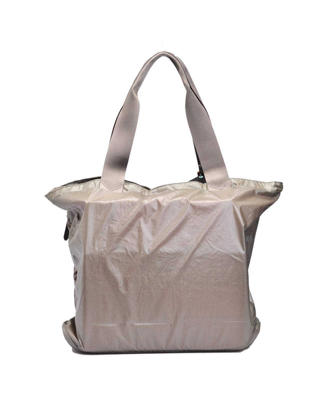 女子灰色手拎包