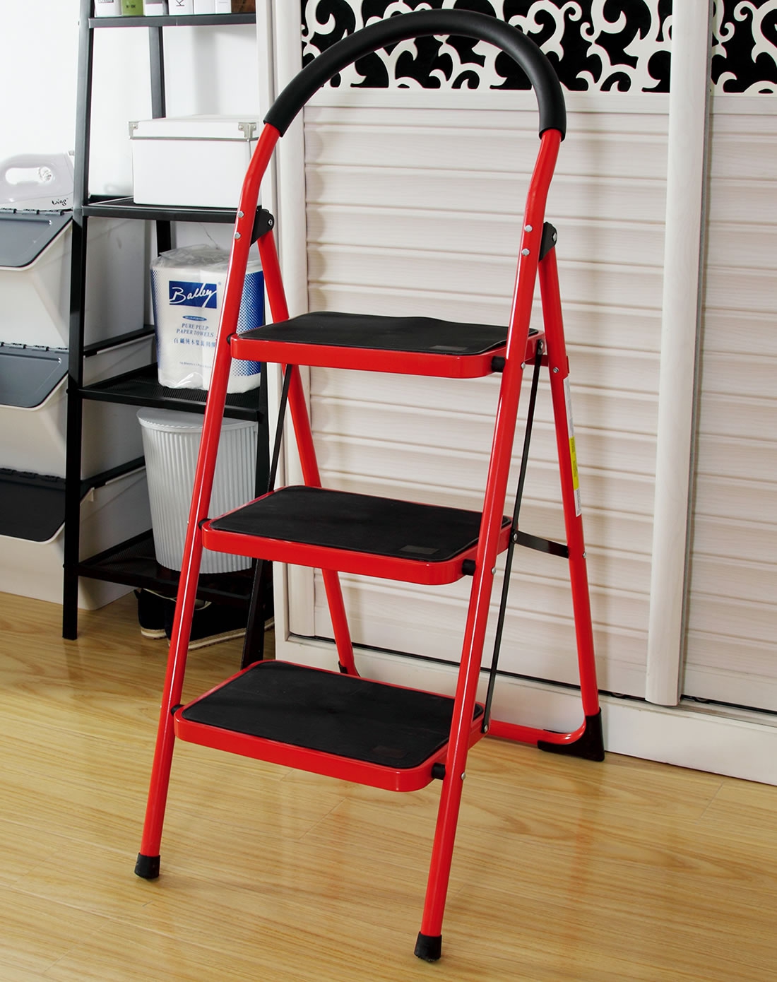 红色人字三步梯