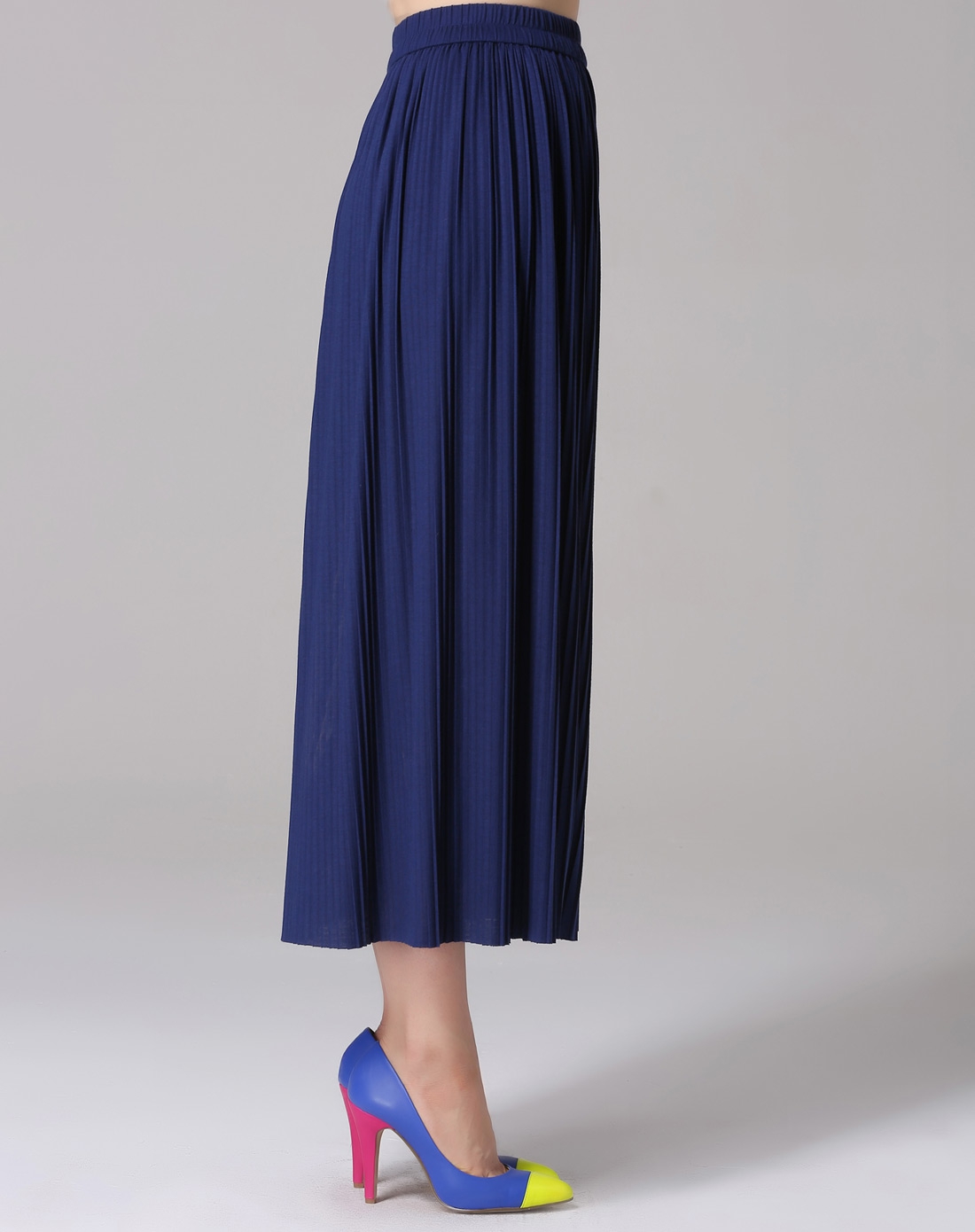 藏蓝色针织百褶半裙