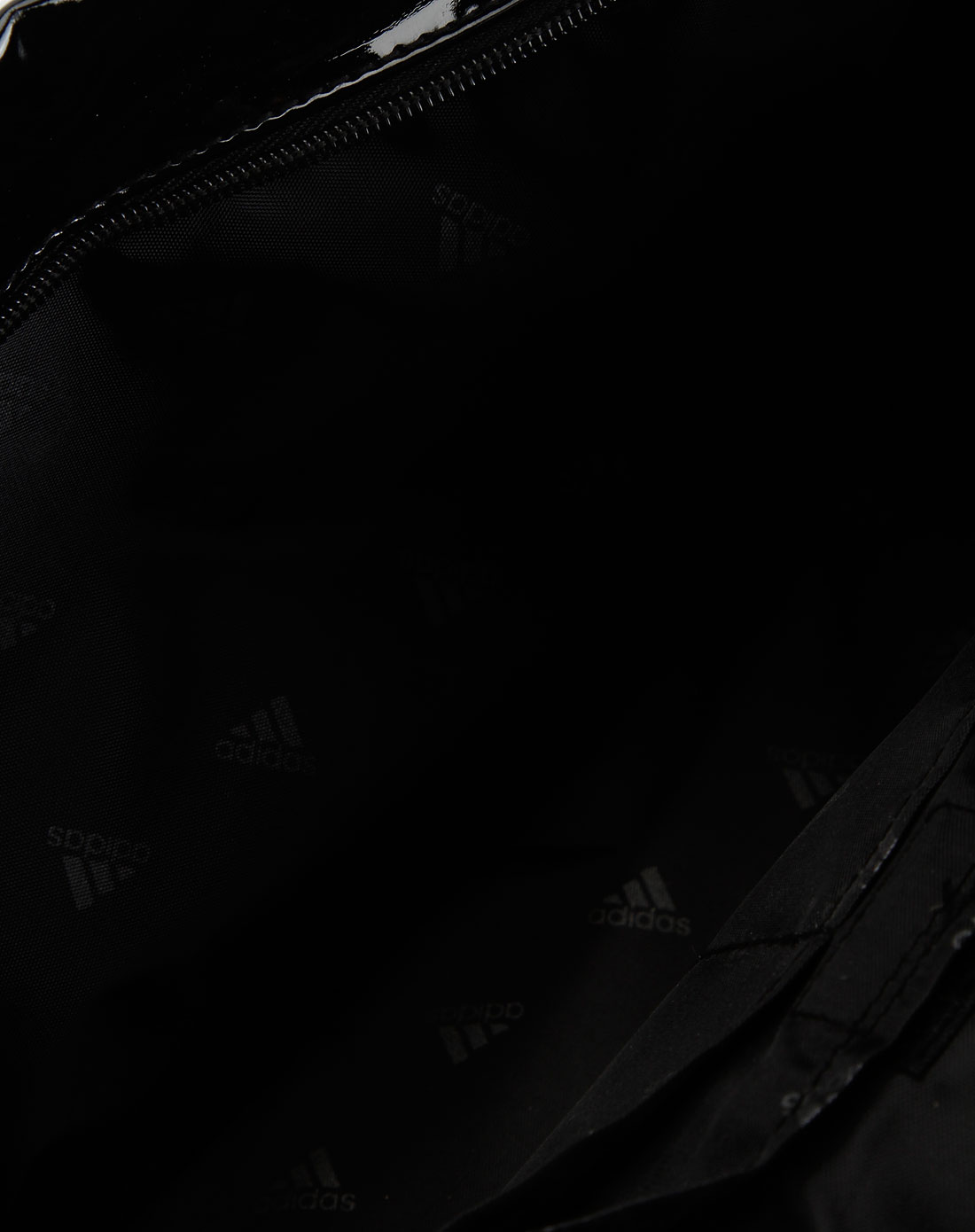 中性黑/白色单肩运动包