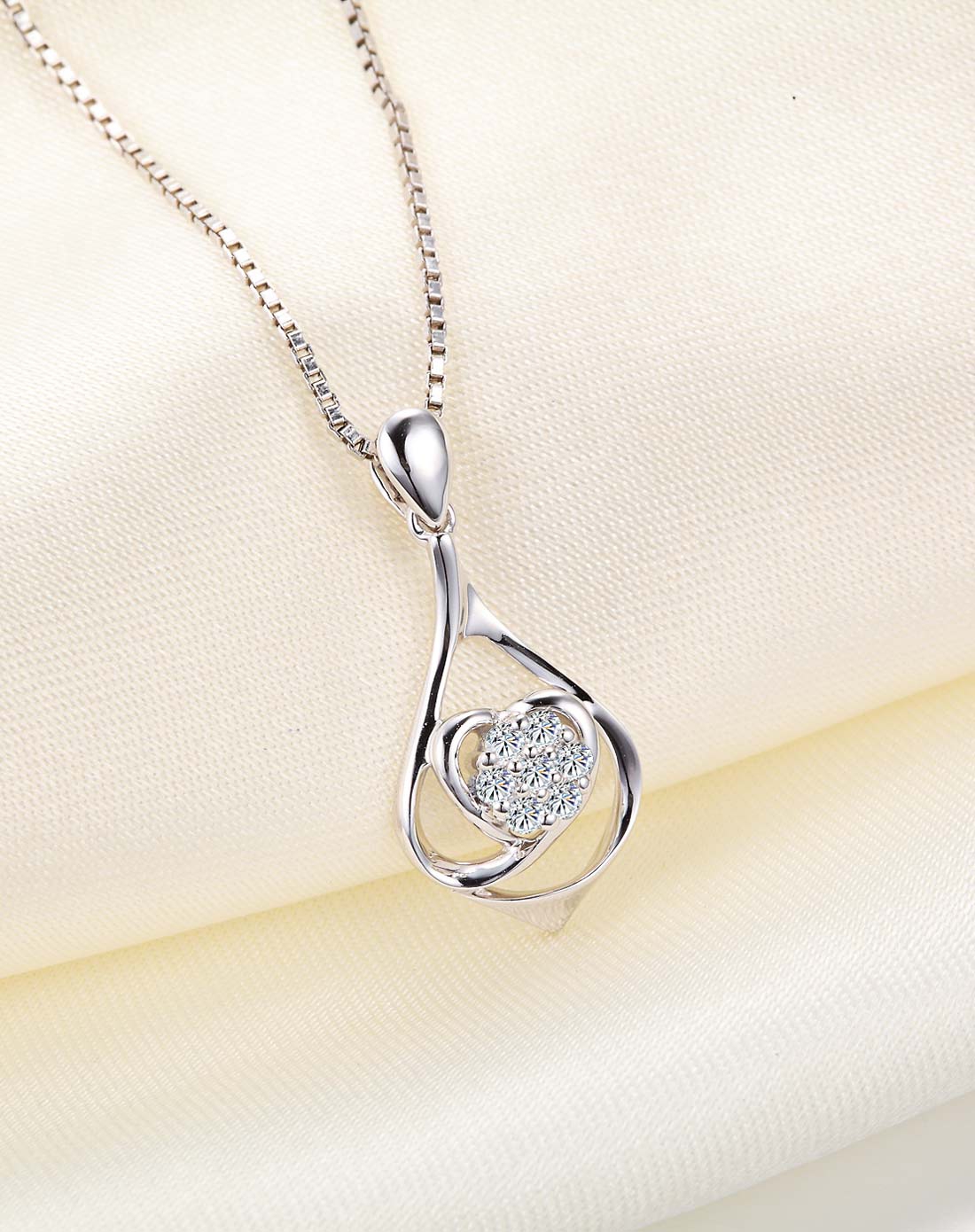 18k金12分钻石吊坠