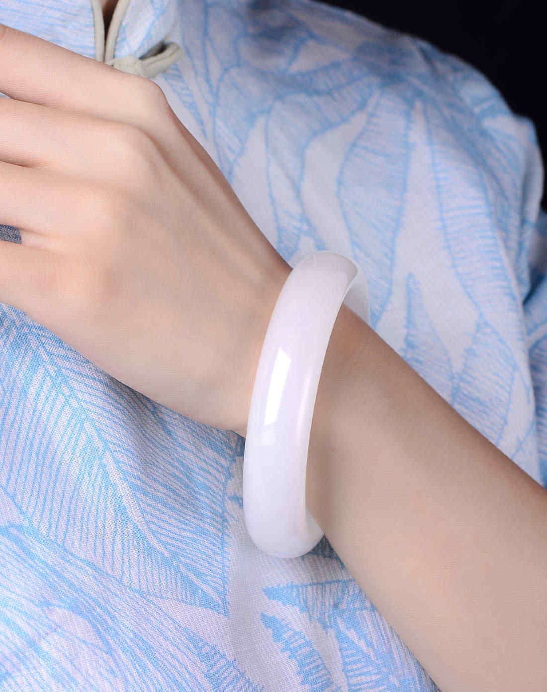 白璧无瑕阿富汗玉60mm手镯 附证书