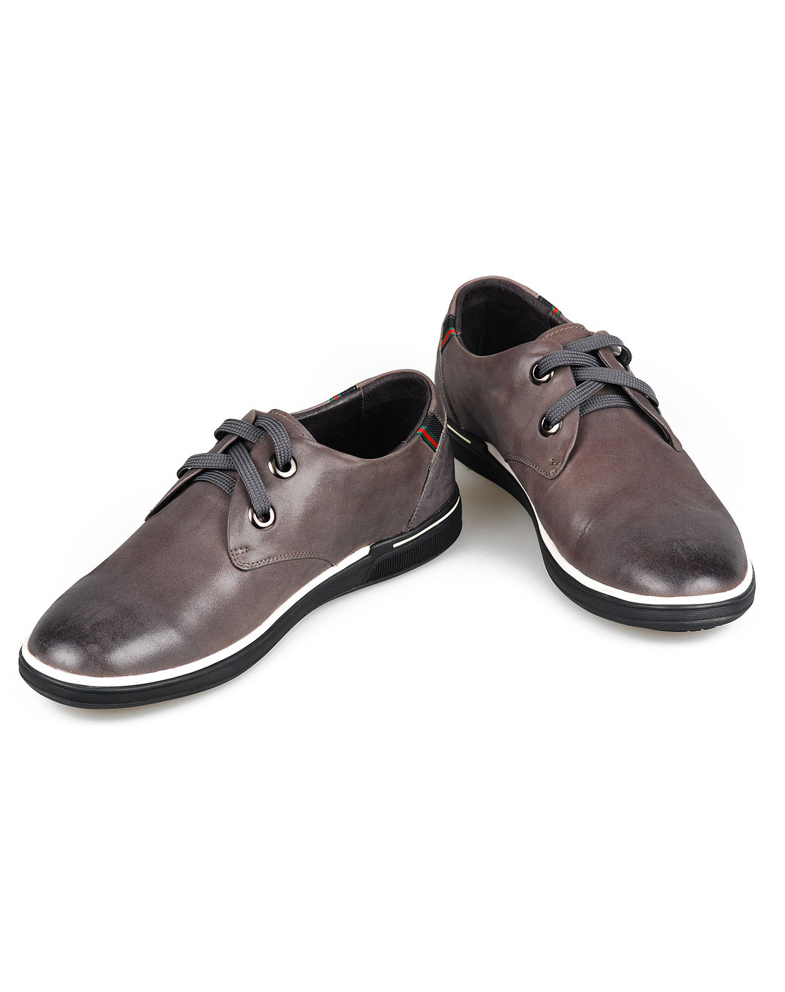 男款灰色休闲皮鞋