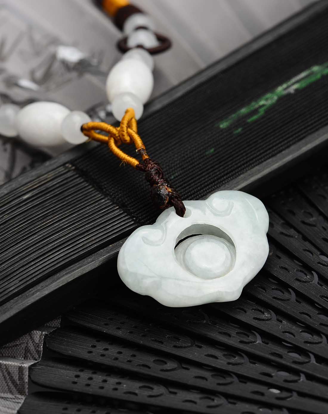 天然a货翡翠同心锁项坠