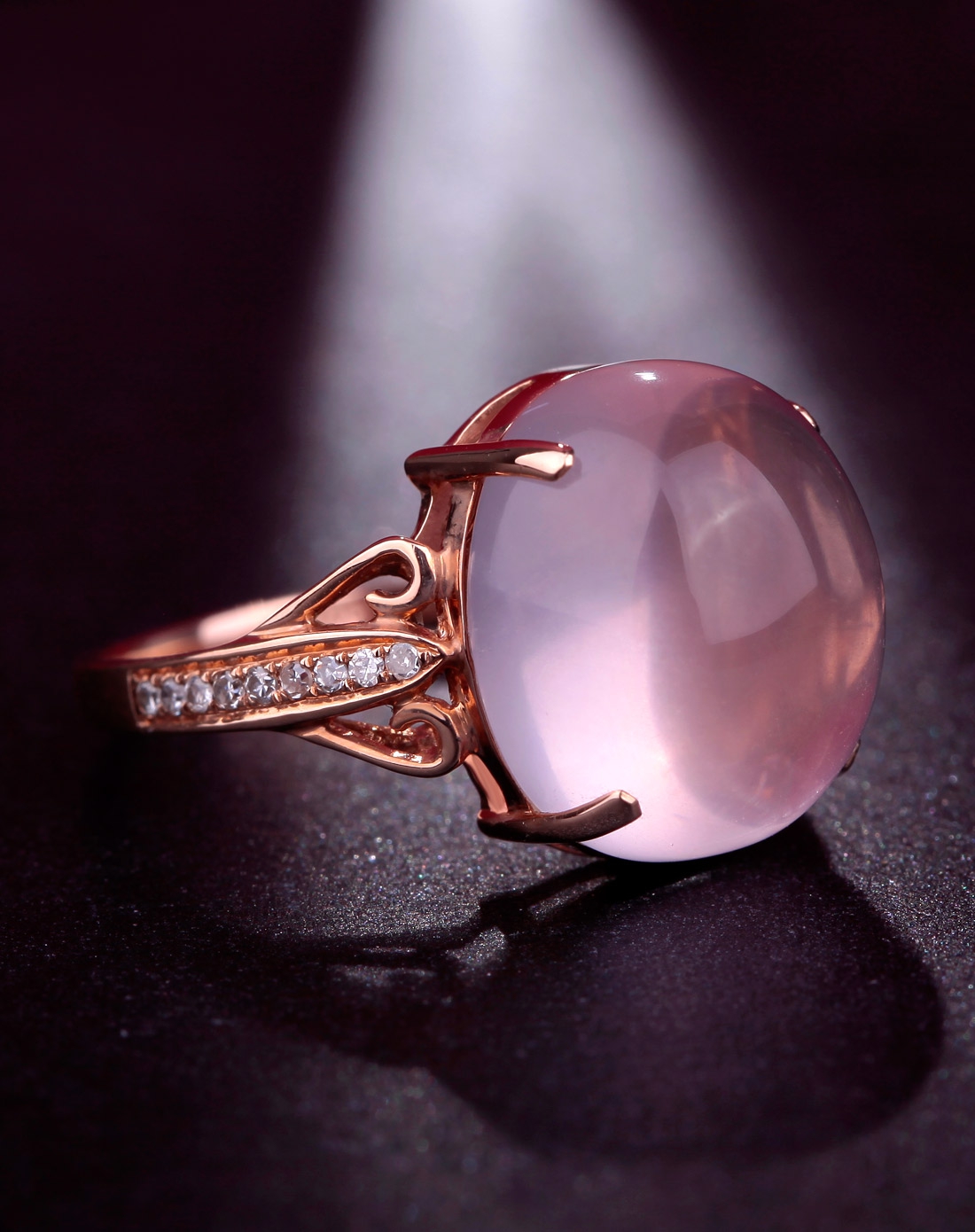 卡迪珠宝 18k玫瑰金9克拉芙蓉石欧美时尚钻石戒指