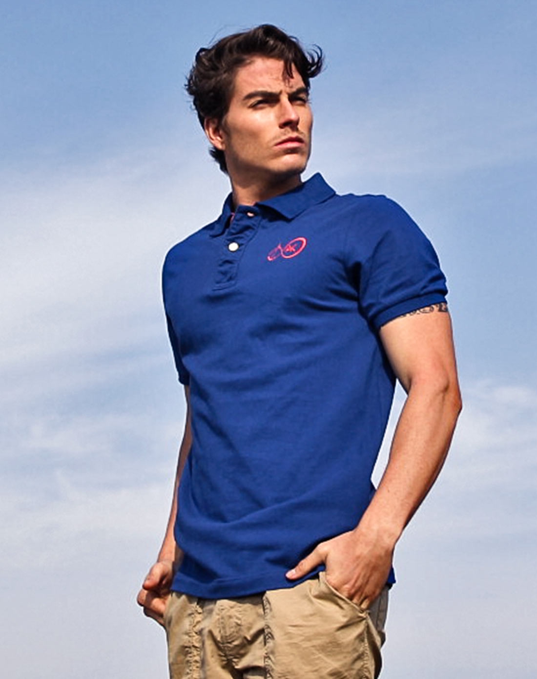 男宝蓝色绣花polo