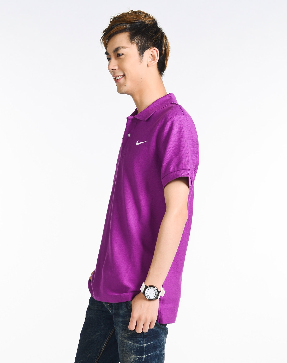 男子紫色短袖polo衫