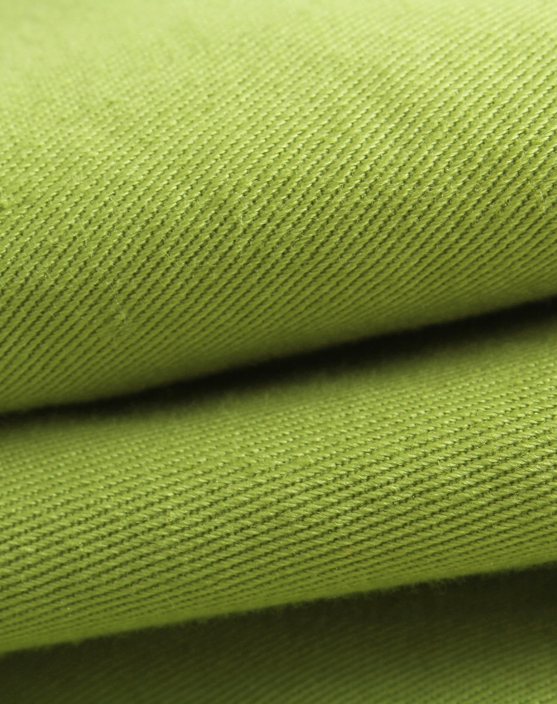 果绿色休闲短裤