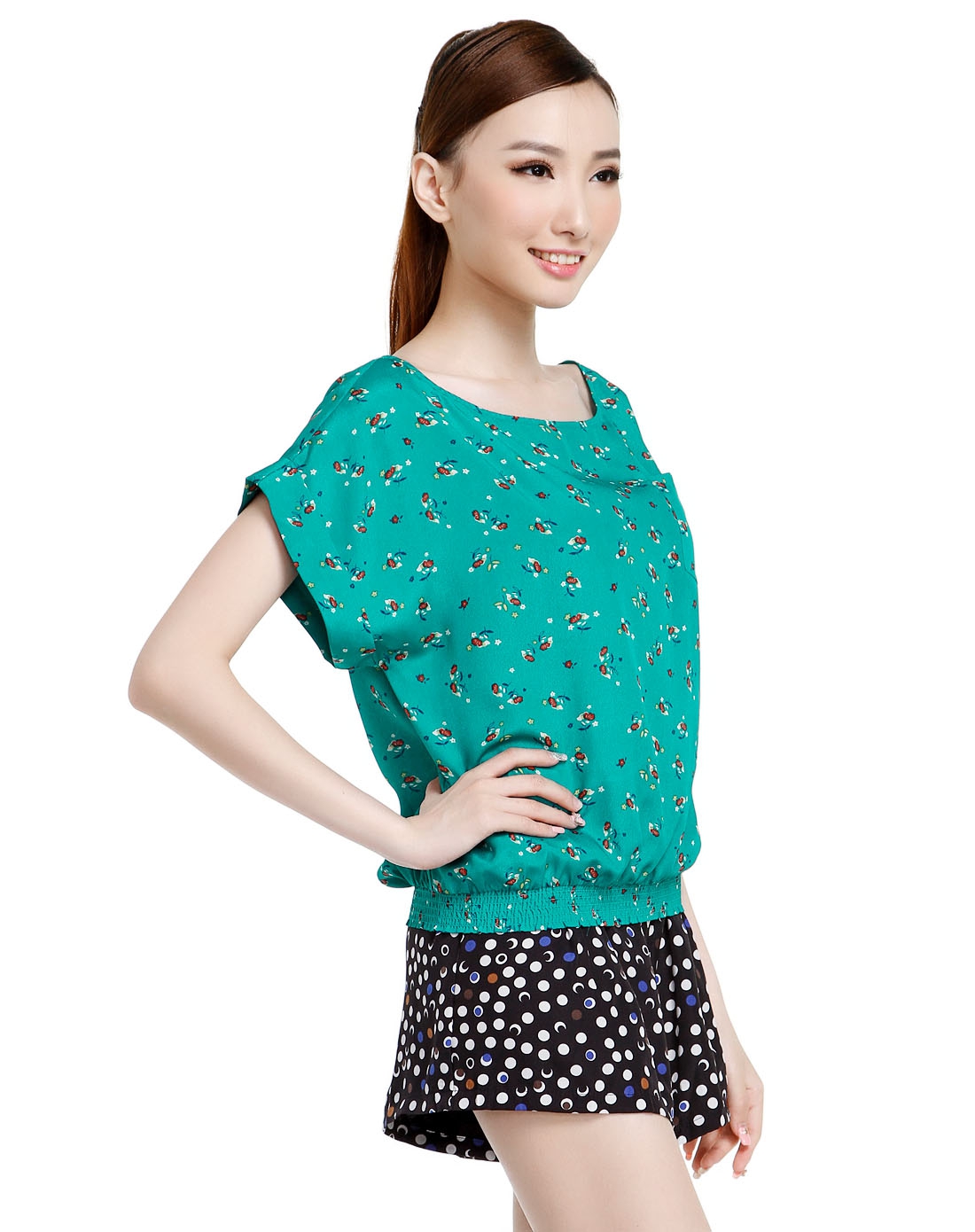 小碎花图案绿色短袖上衣