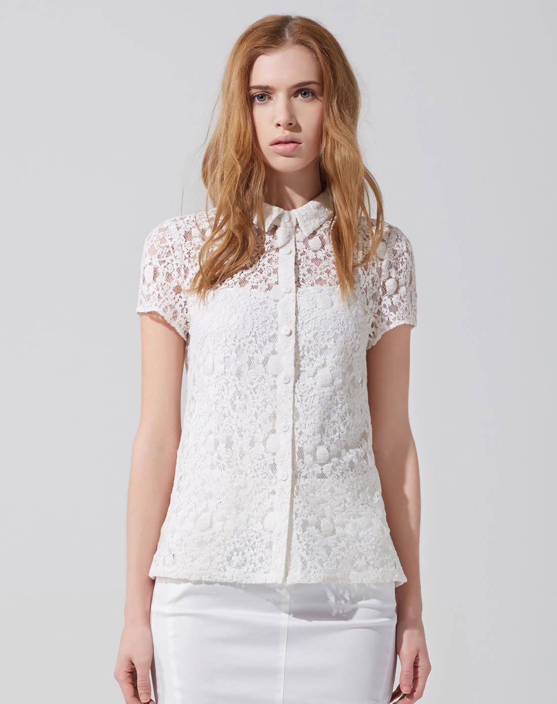 性感镂空绣花米白色短袖上衣