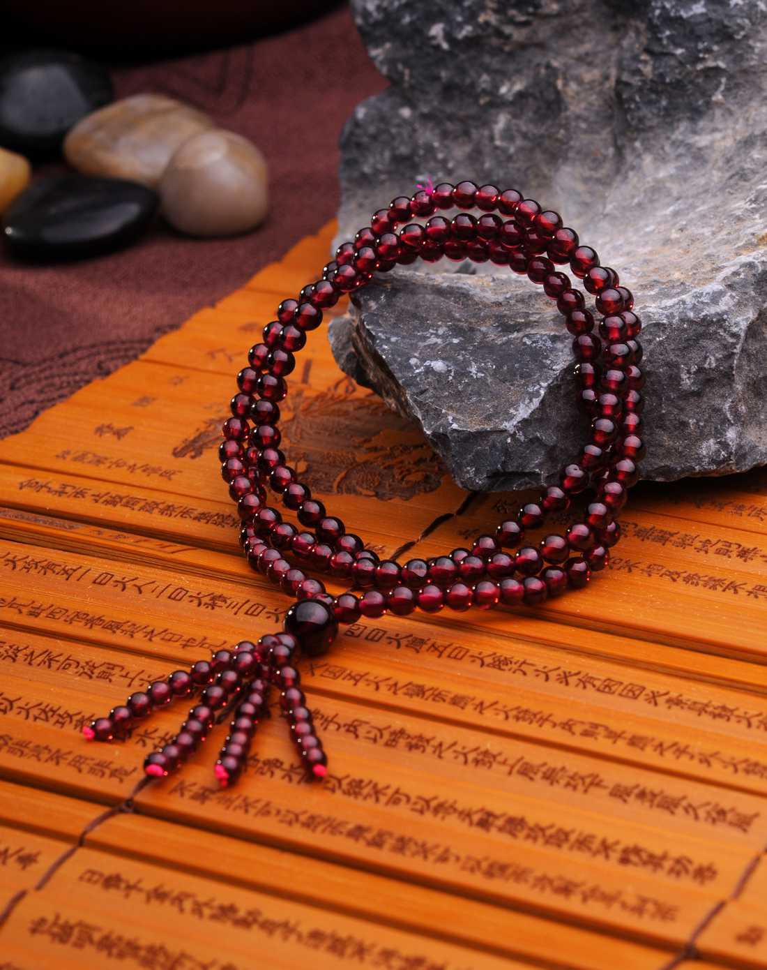 天然5a级石榴石手串