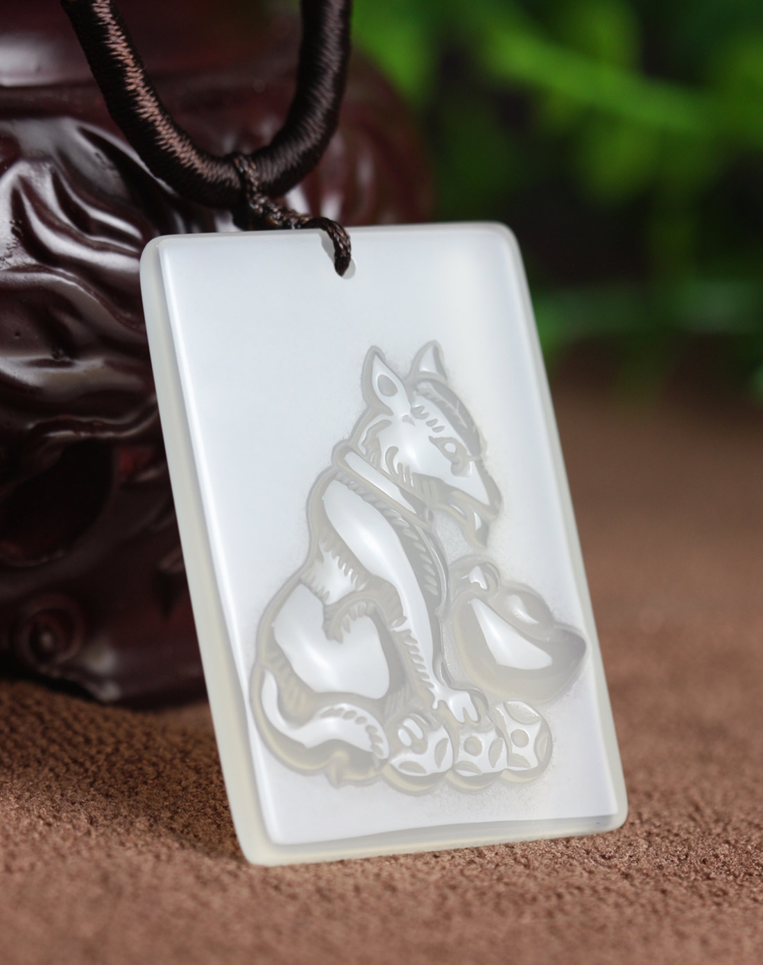 冰种玉髓生肖牌吊坠狗附证书