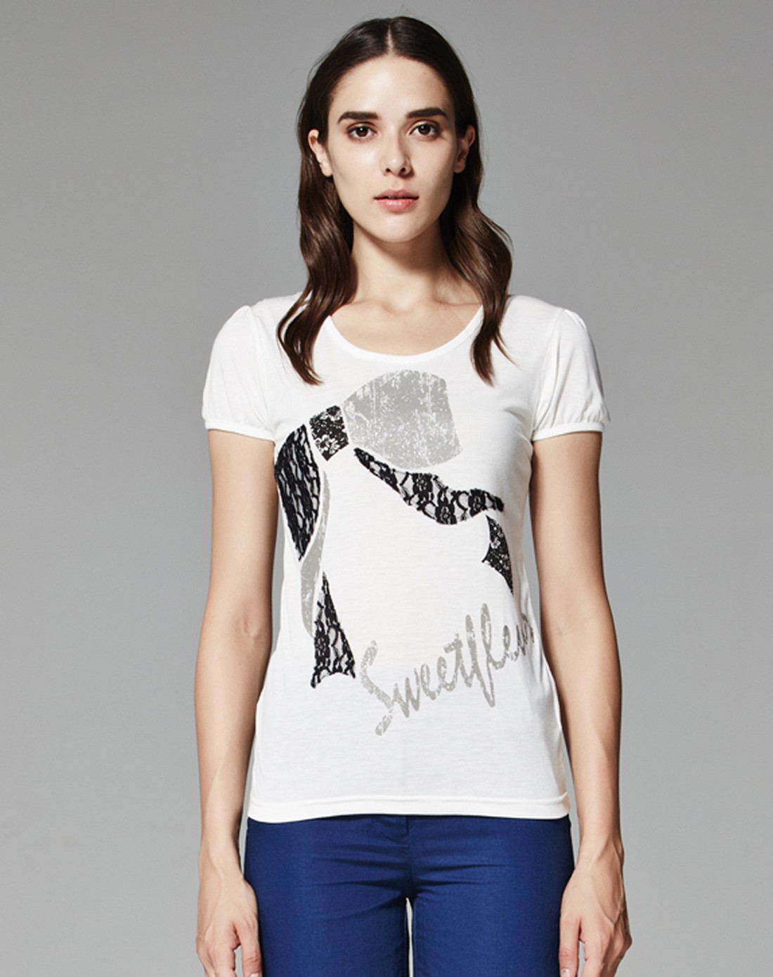 白色图案印花短袖t恤