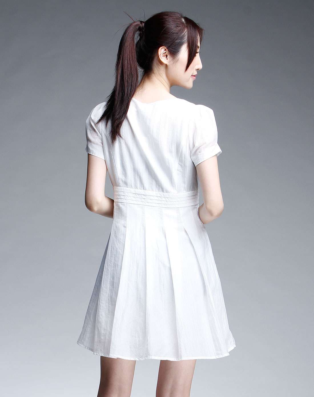 女款白色短袖淑女连衣裙