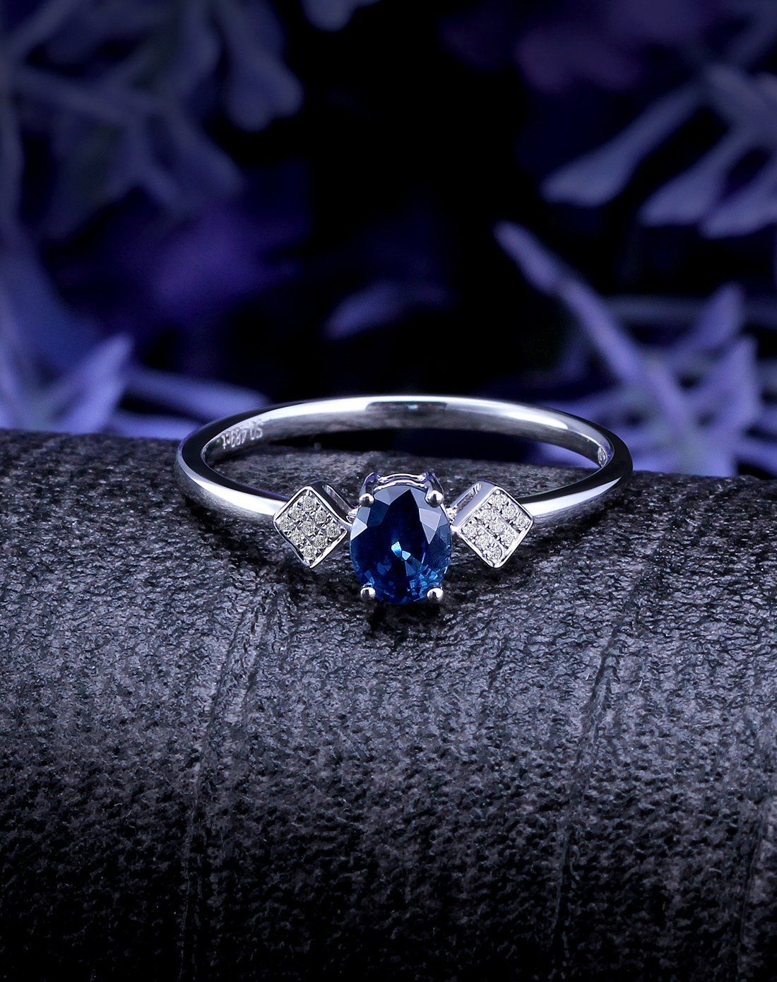18k白金蓝宝石戒指
