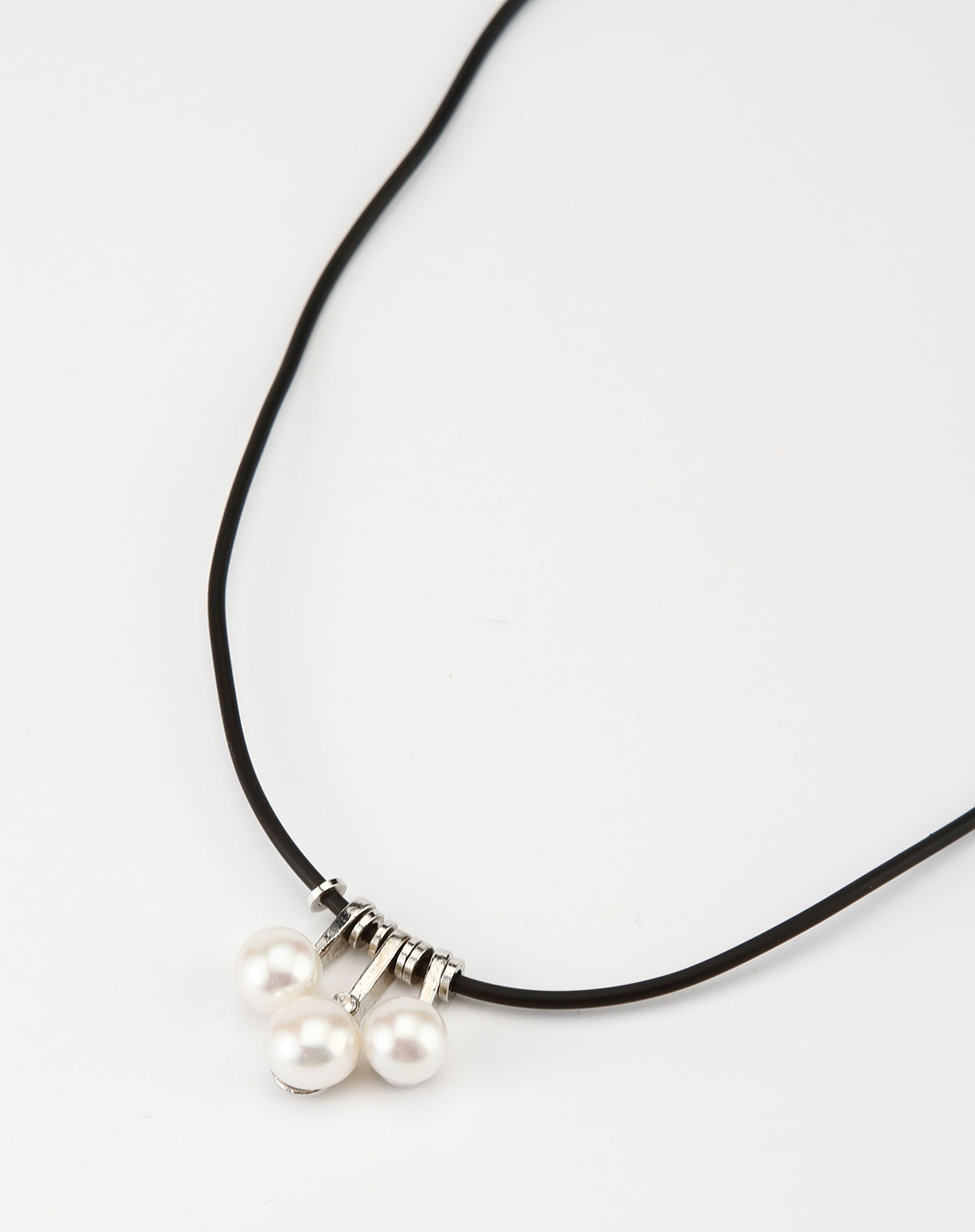 女款白色时尚珍珠项链