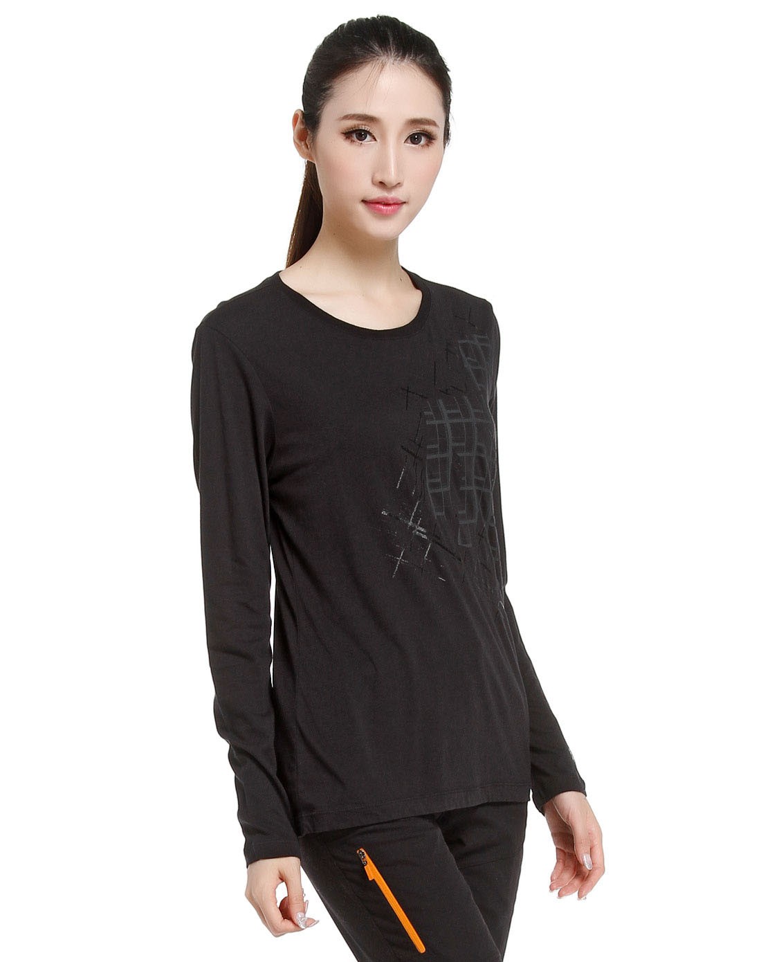 女款黑色圆领长袖t恤 纯棉舒适