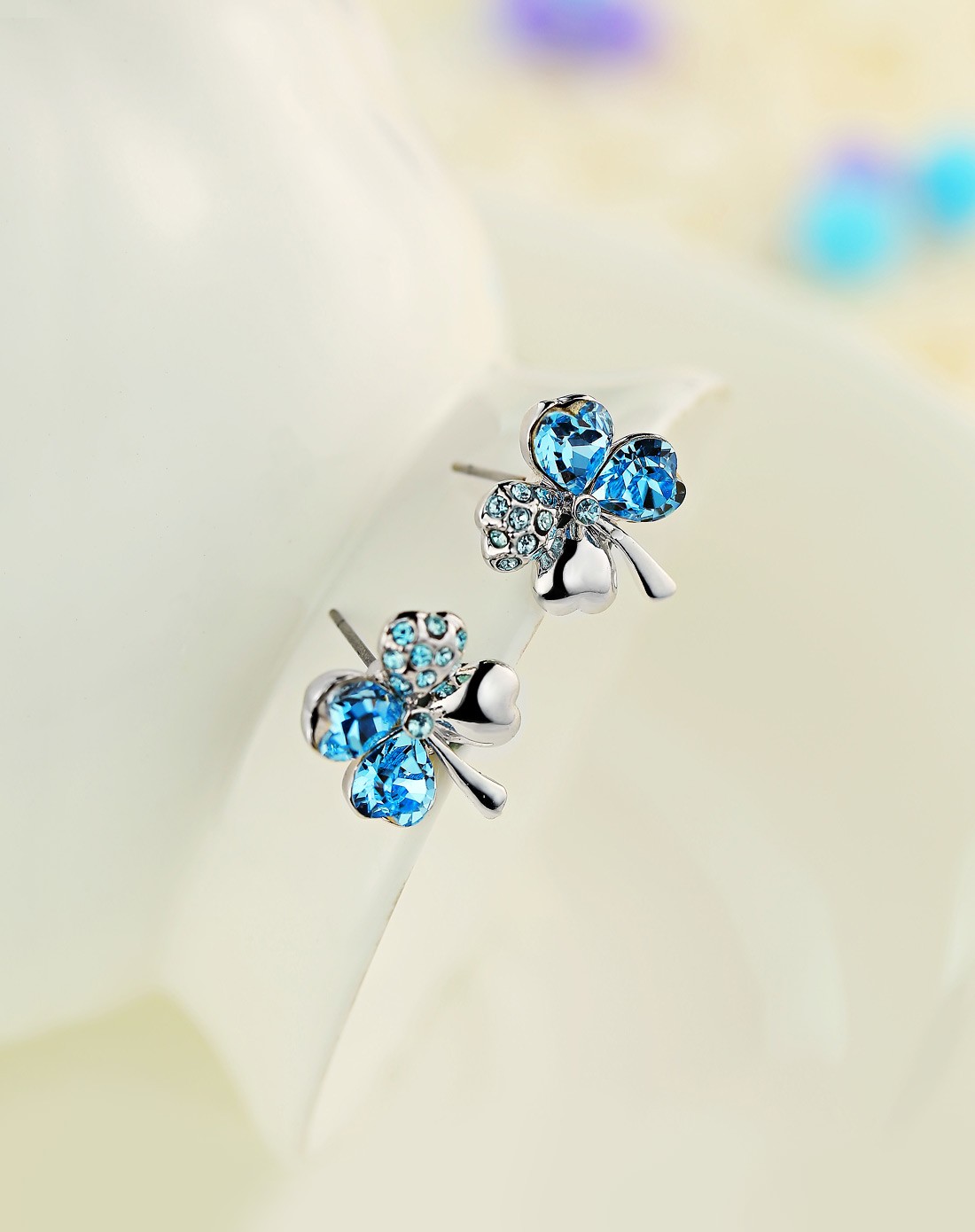 施华洛世奇元素水晶耳环甜美四叶海蓝