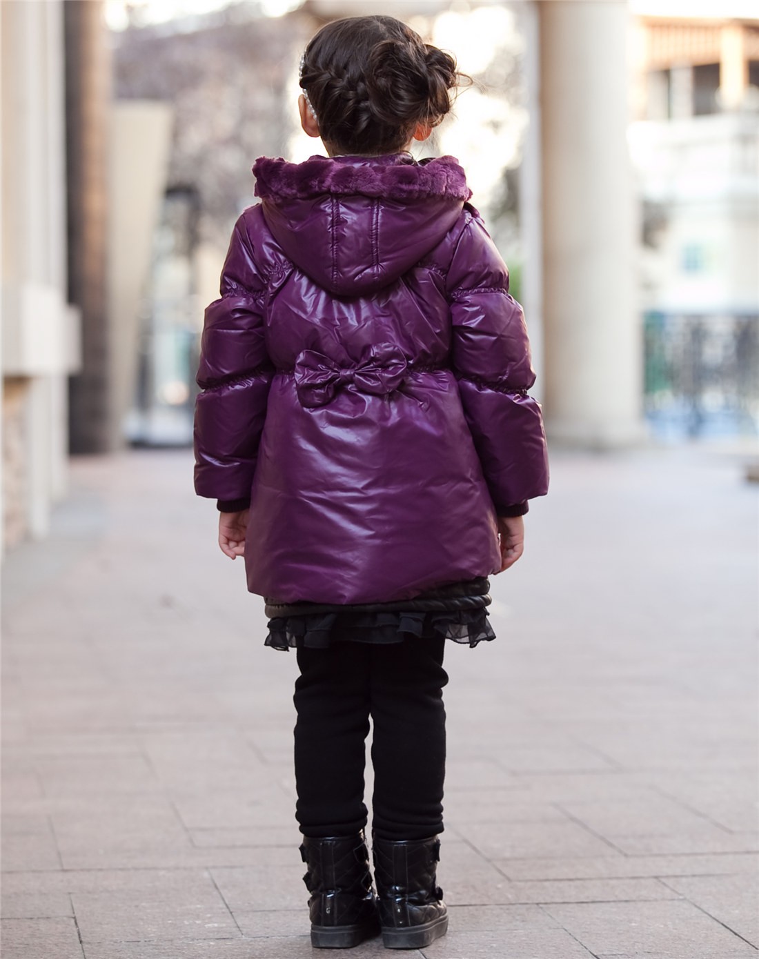 女童紫色羽绒服