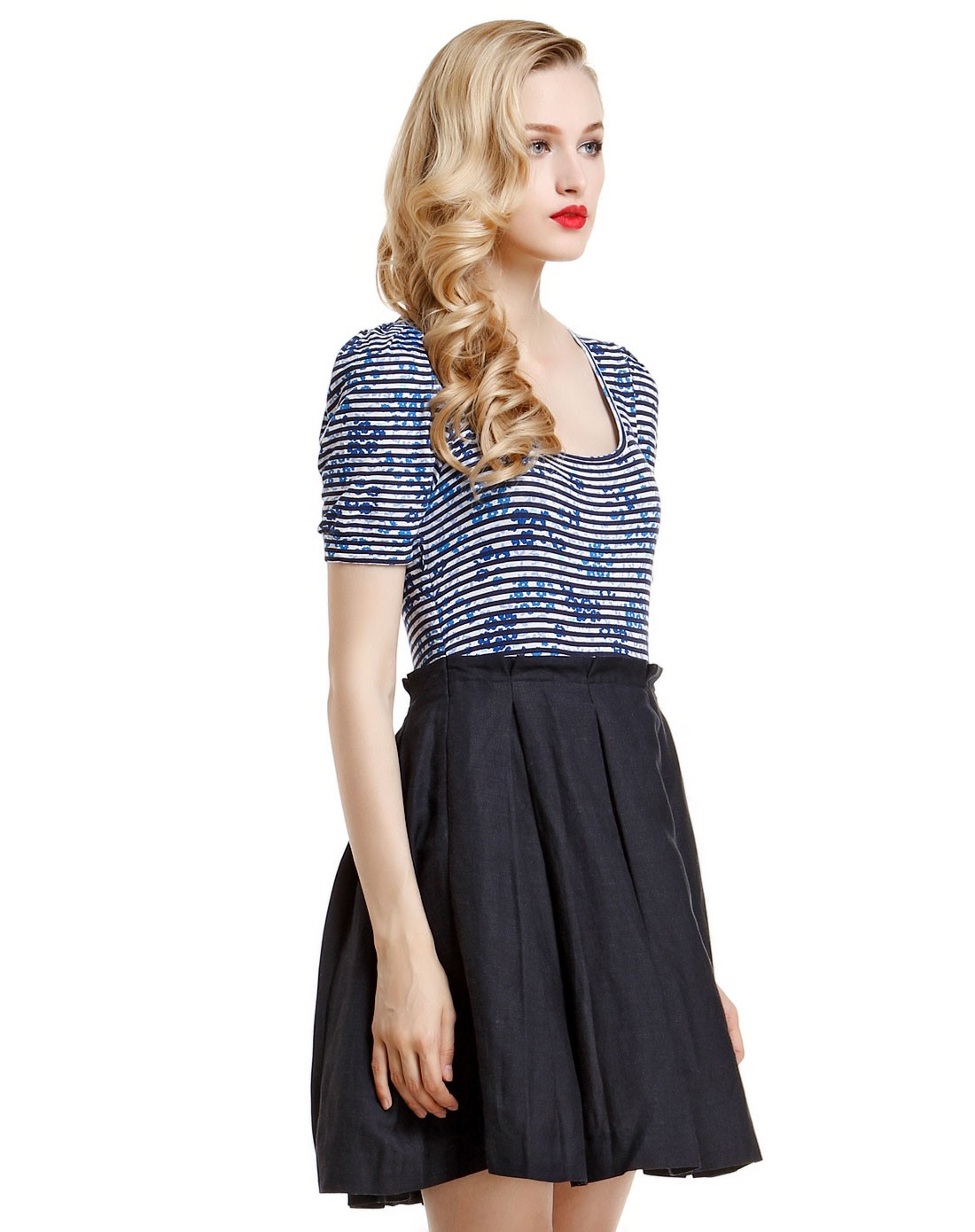 蓝黑色条纹短袖休闲连衣裙