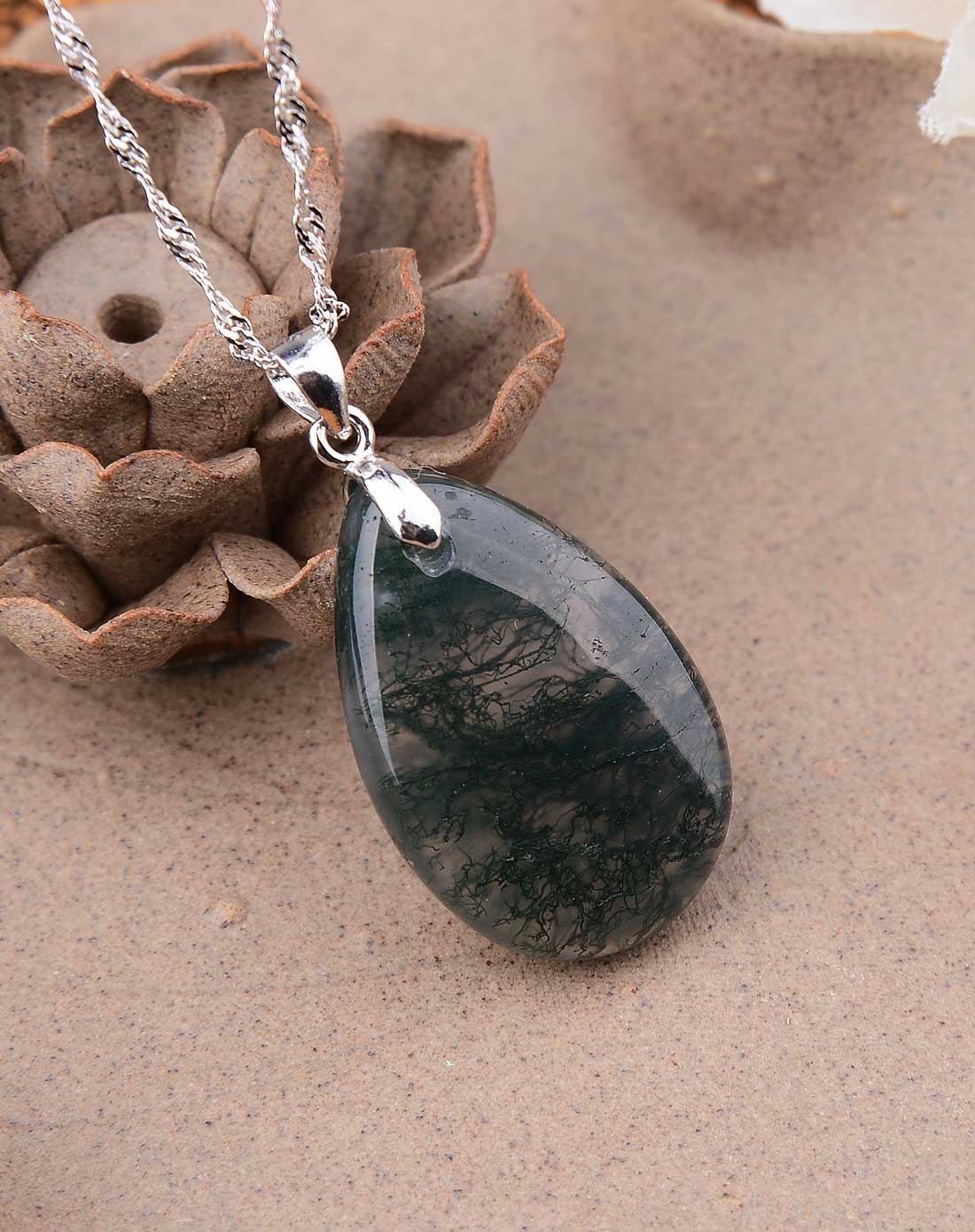 极品水草玛瑙时尚水滴吊坠