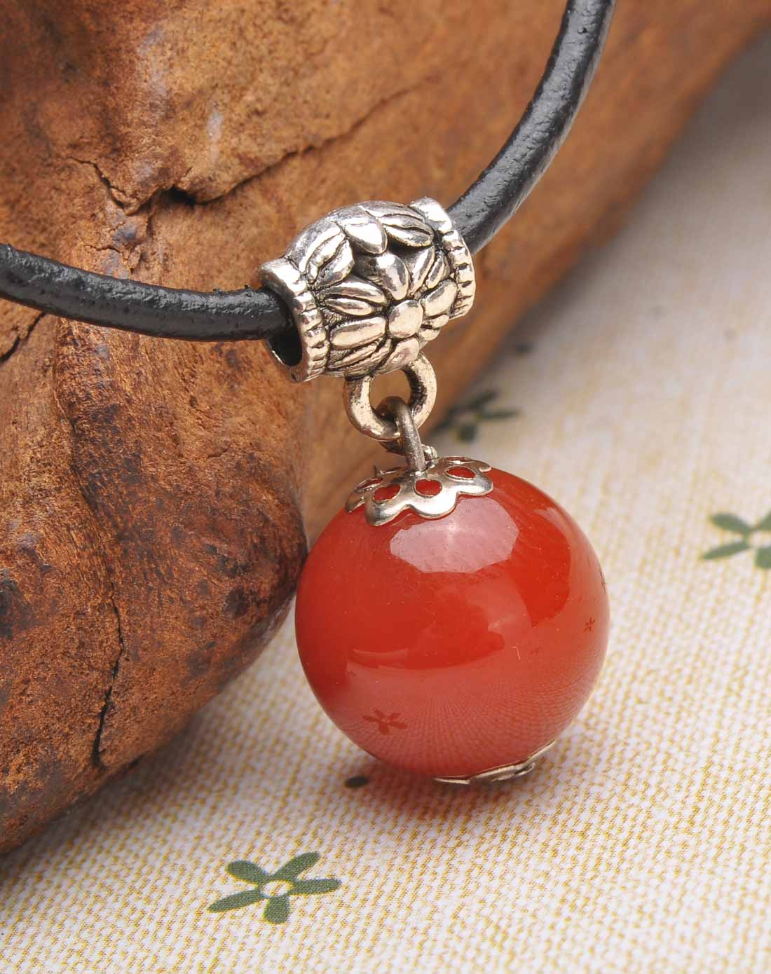 天然玛瑙好运滚滚吊坠(国家权威证书)