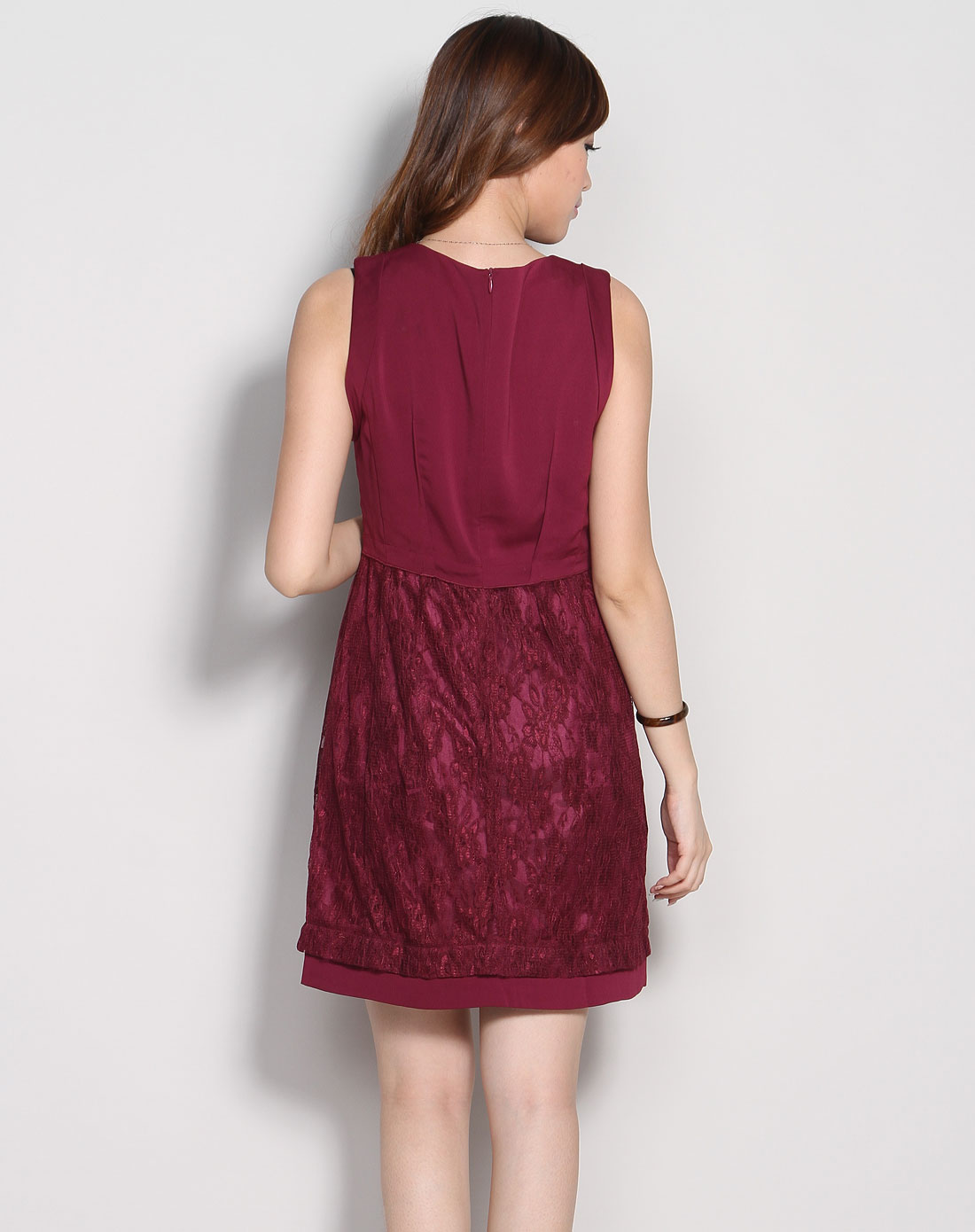 女款深玫红色无袖连衣裙