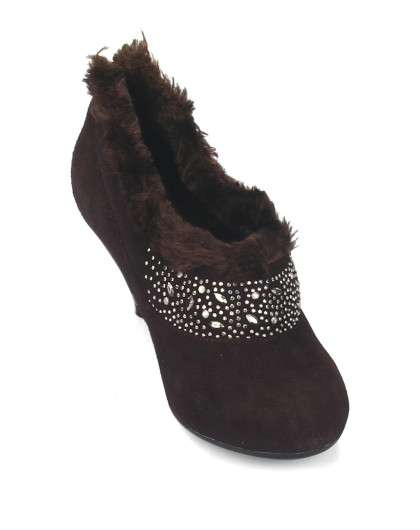 咖啡色羊皮时尚毛口女鞋