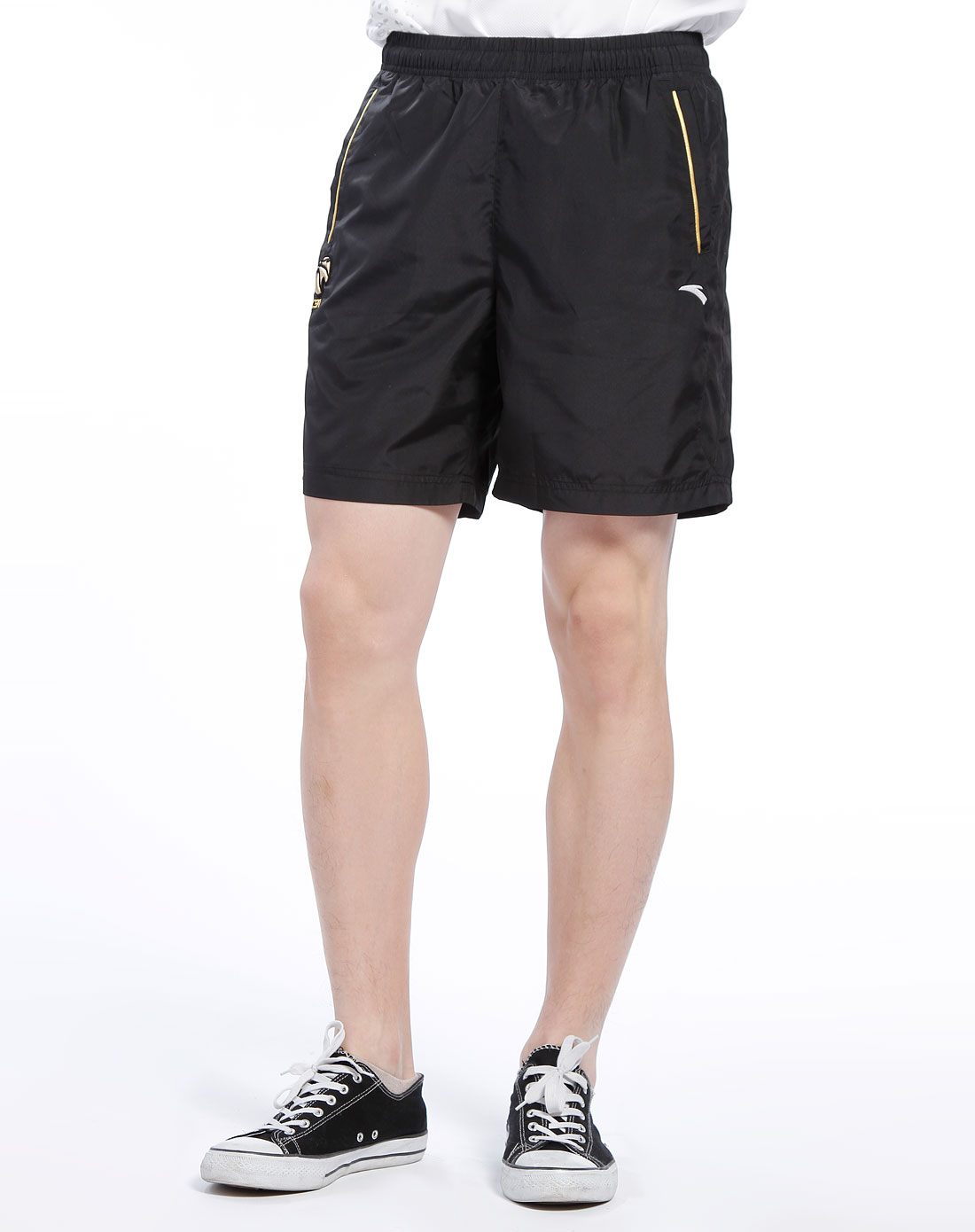 男款 黑色运动短裤