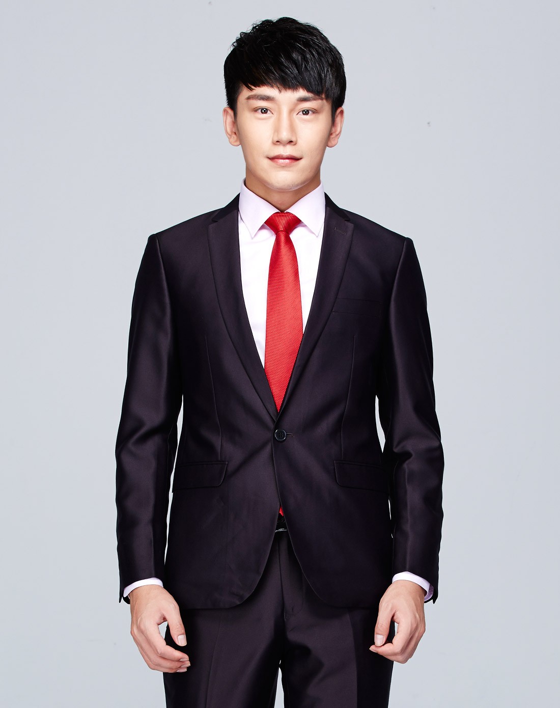 男装紫红色西服