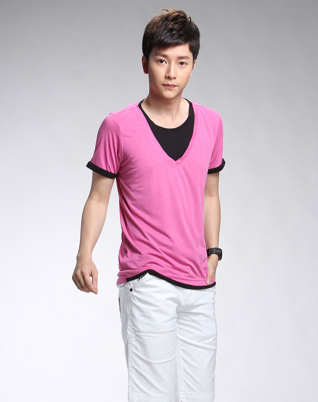 男款玫红色休闲v领短袖t恤