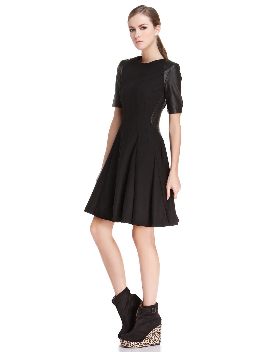 pesaro女装专场 黑色时尚拼接短袖连衣裙