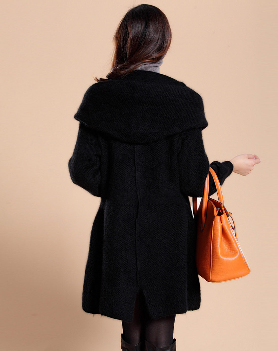 女黑色韩版修身连帽领貂绒皮草大衣