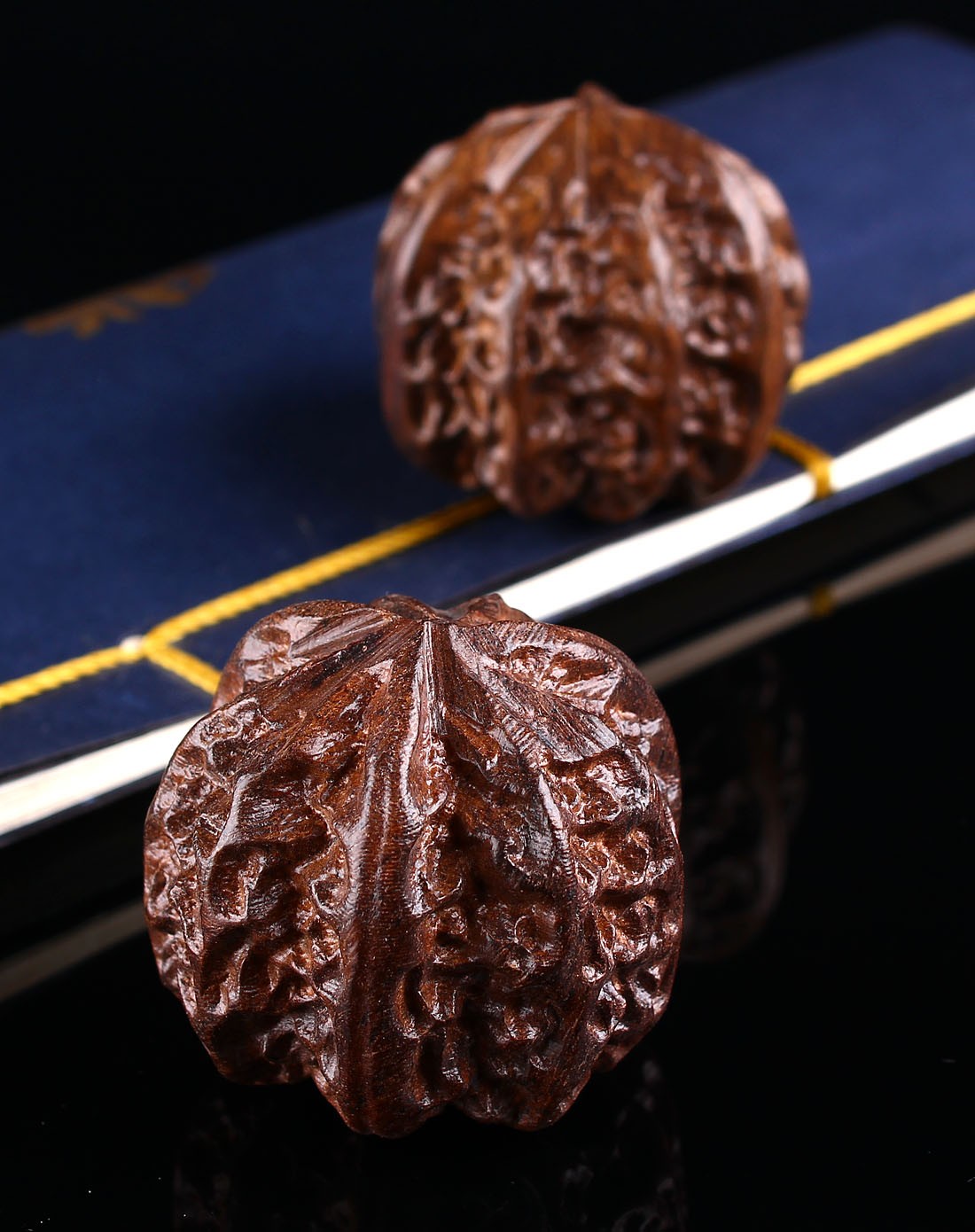 天然皮灰木核桃健身球一对