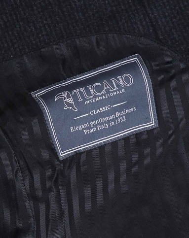 黑灰色成熟休闲长袖茄克