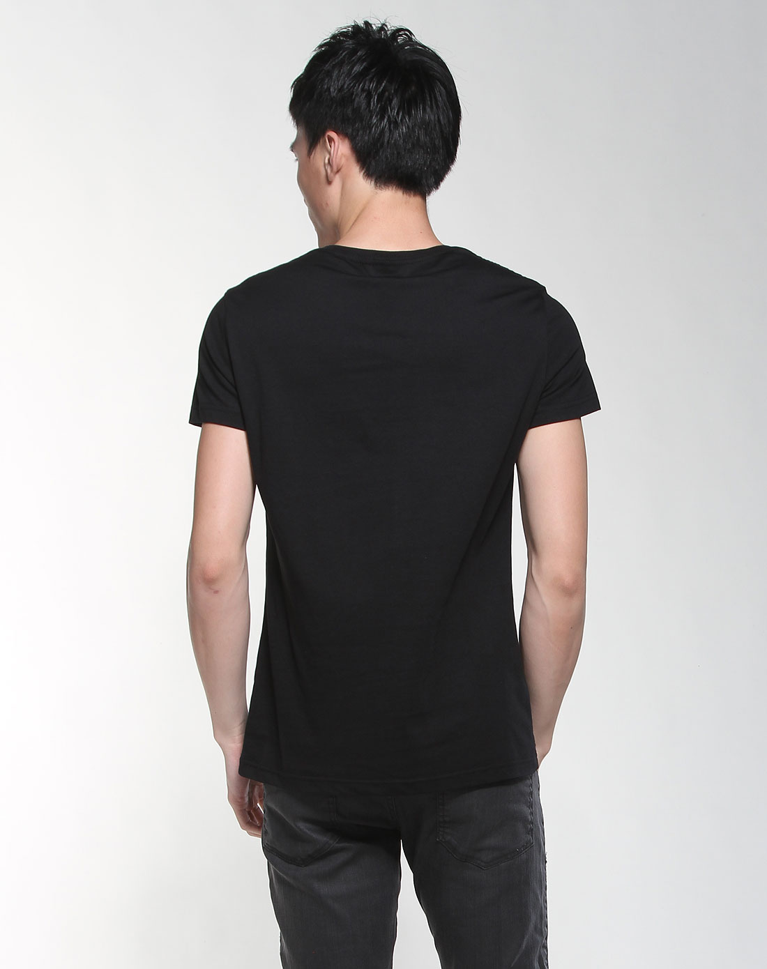 黑色时尚印图短袖t桖