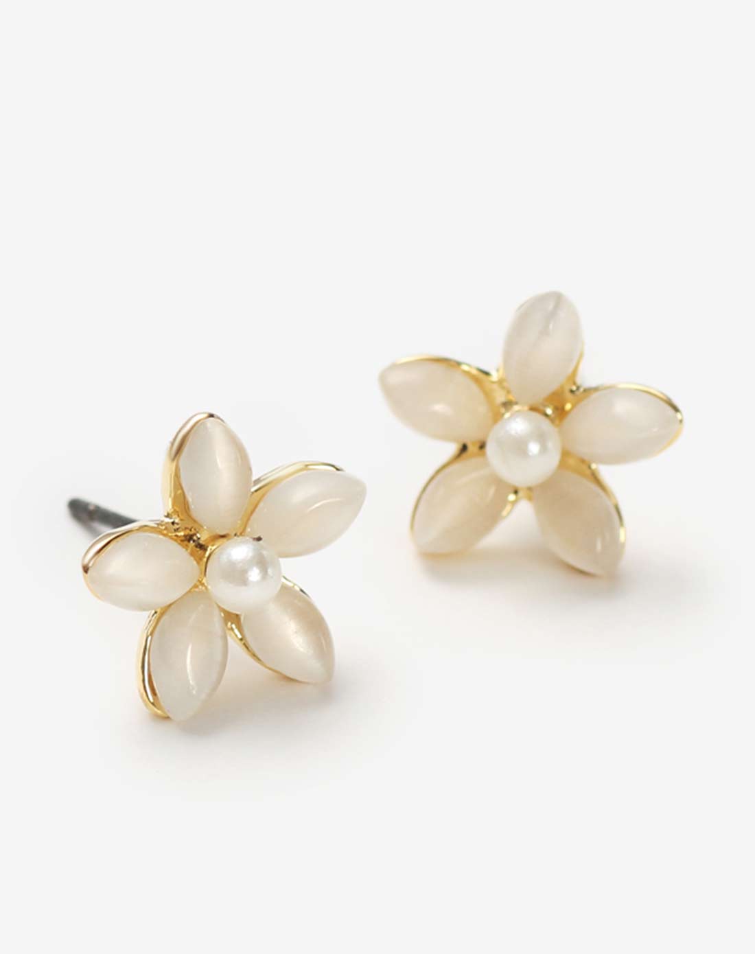 白色猫眼珍珠花型耳饰 (两件起售)