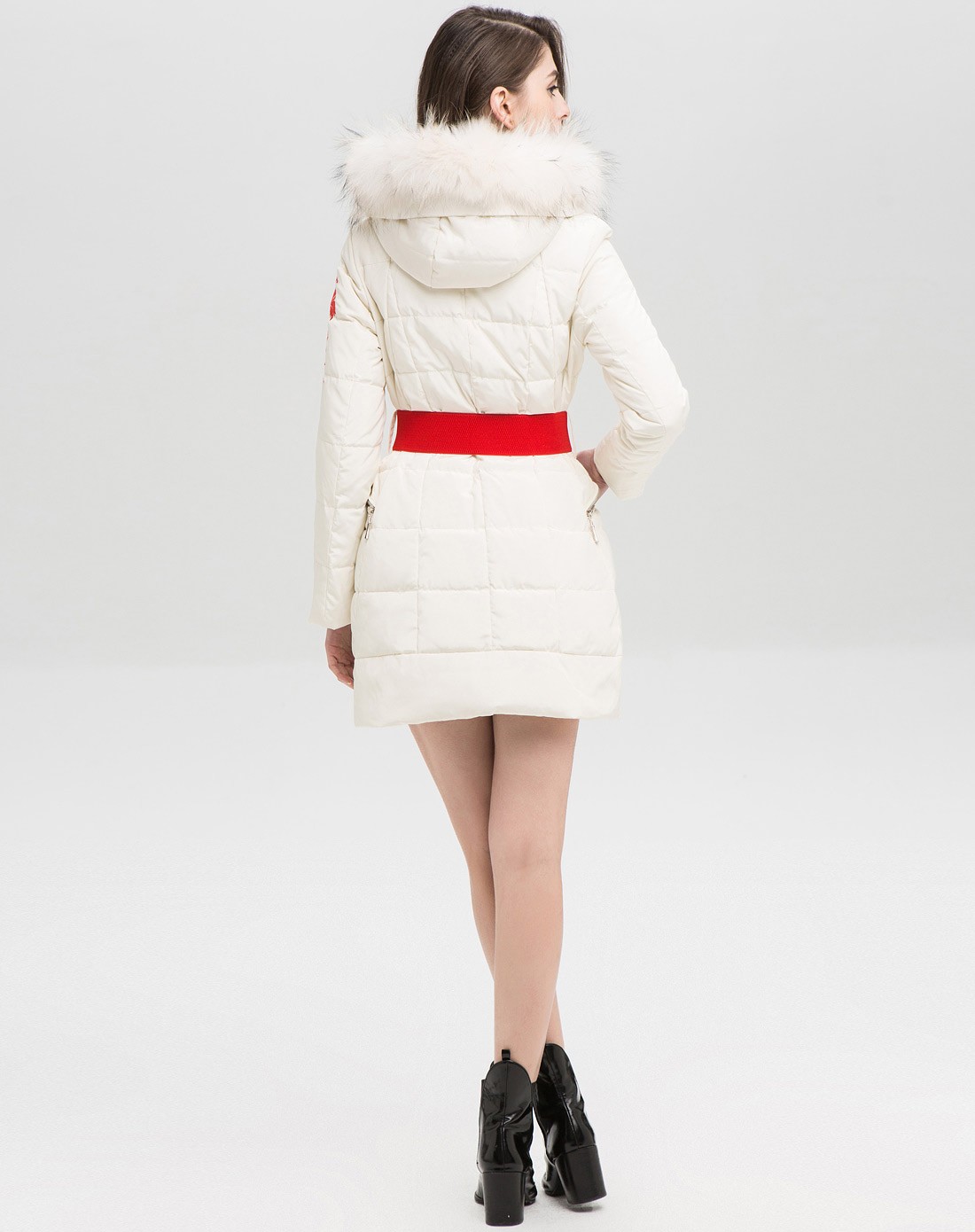 女款卡茜白长款羽绒服