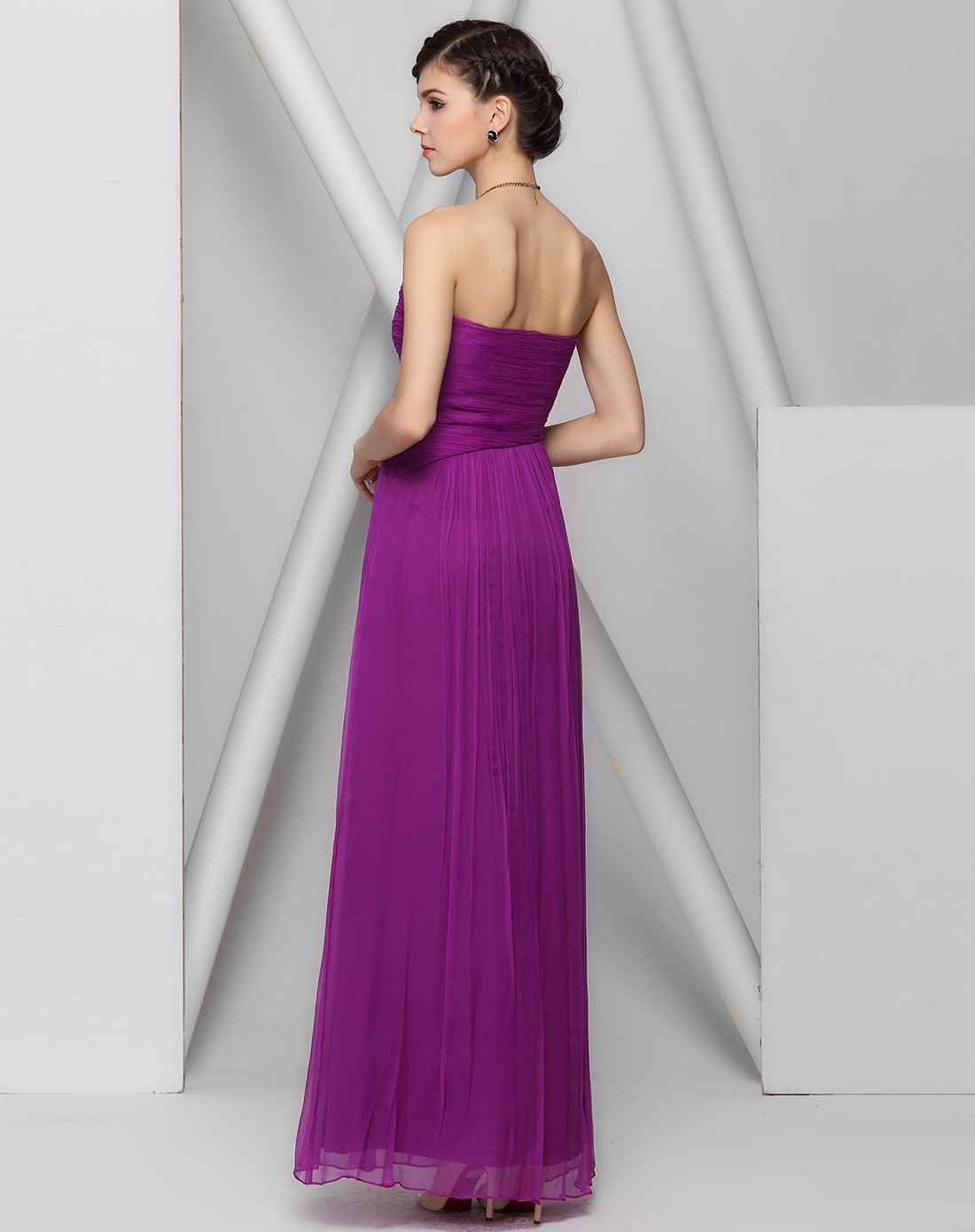 紫色优雅抹胸压褶钉珠裙