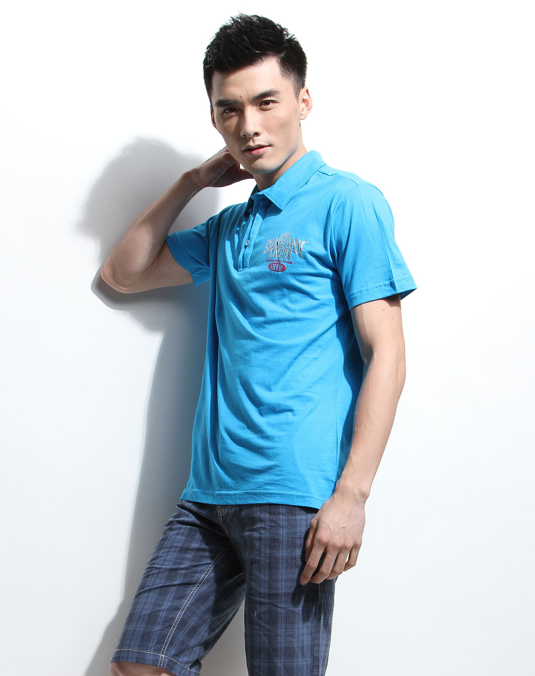 冰蓝色休闲翻领短袖t恤