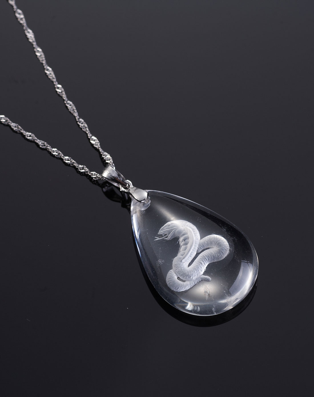 天然白水晶吊坠雕刻十二生肖-蛇