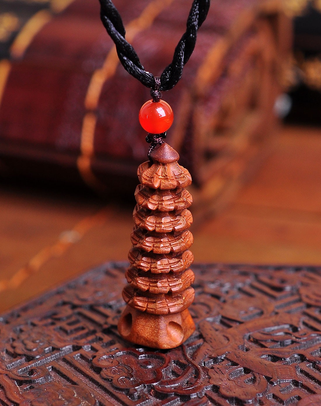 太阳之爱 精雕宝塔桃木项链