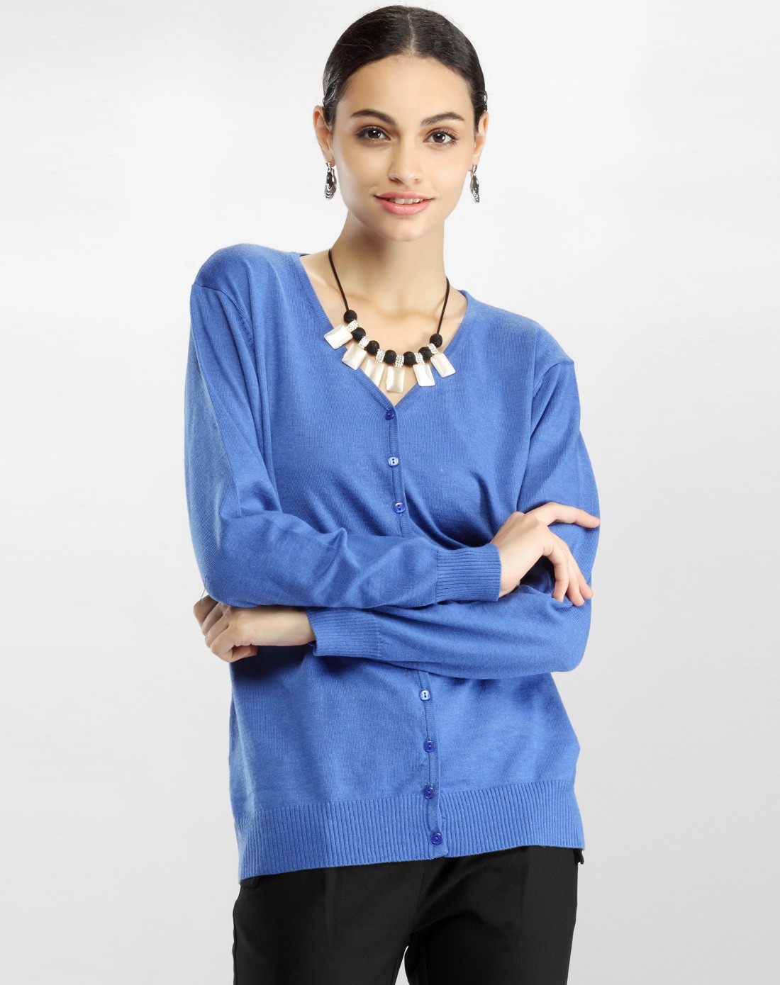 女宝蓝色v领长袖纯色开衫毛衣