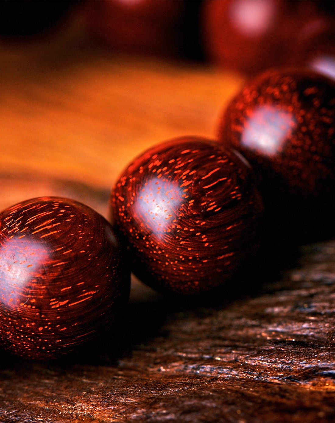 印度.迈索尔野生高密满牛毛纹1.5cm小叶紫檀手串