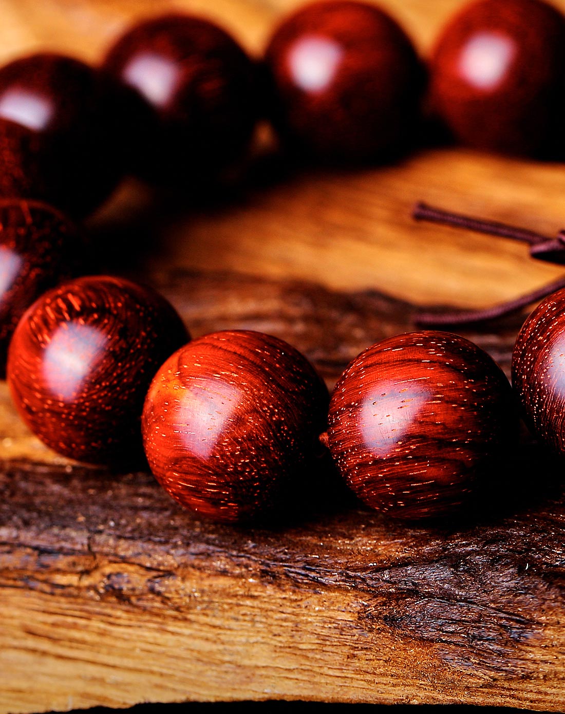 印度.迈索尔野生高密满牛毛纹1.5cm小叶紫檀手串